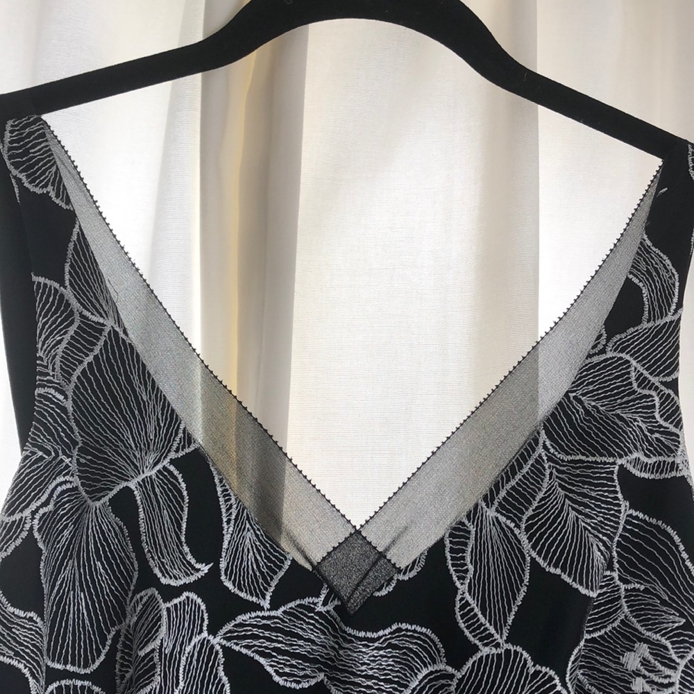 White House Black Market dress - Picture 3 of 9
